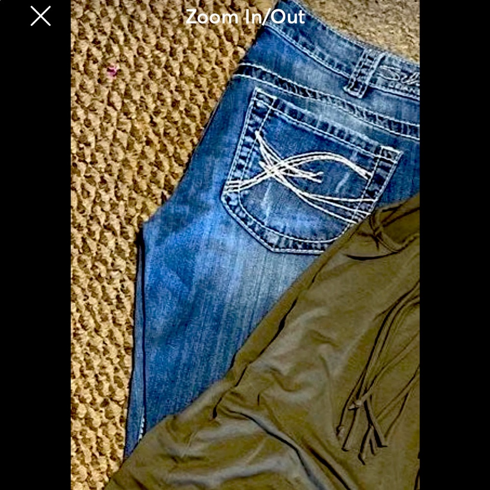 Womens Silver jeans size 29 mid-ish/lower rise comfy have stretch to them.
